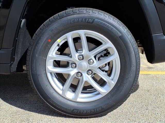 new 2025 Jeep Grand Cherokee car, priced at $37,390