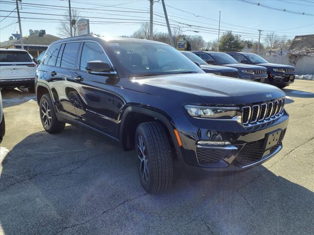 new 2024 Jeep Grand Cherokee L car, priced at $46,495