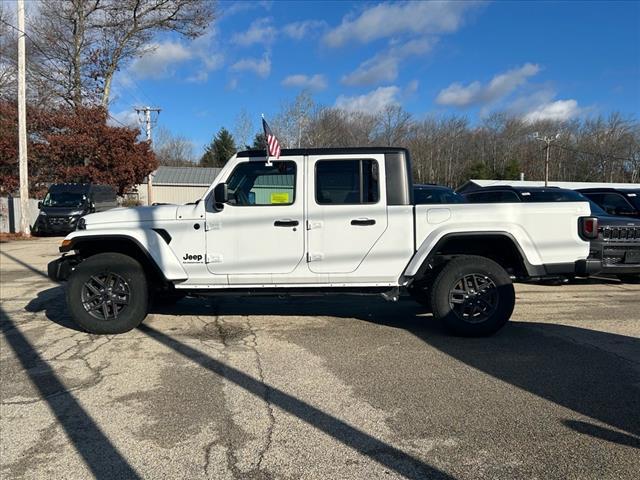 new 2024 Jeep Gladiator car, priced at $42,520