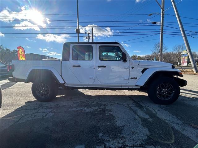 new 2024 Jeep Gladiator car, priced at $42,520