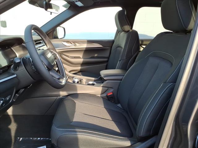 new 2025 Jeep Grand Cherokee car, priced at $38,890