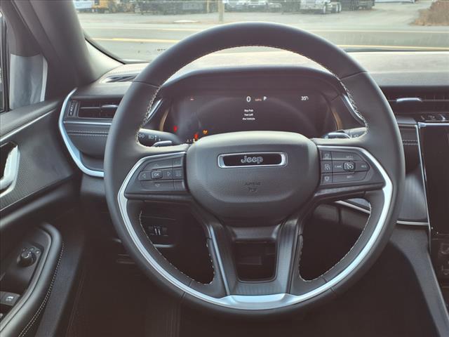 new 2025 Jeep Grand Cherokee car, priced at $44,664