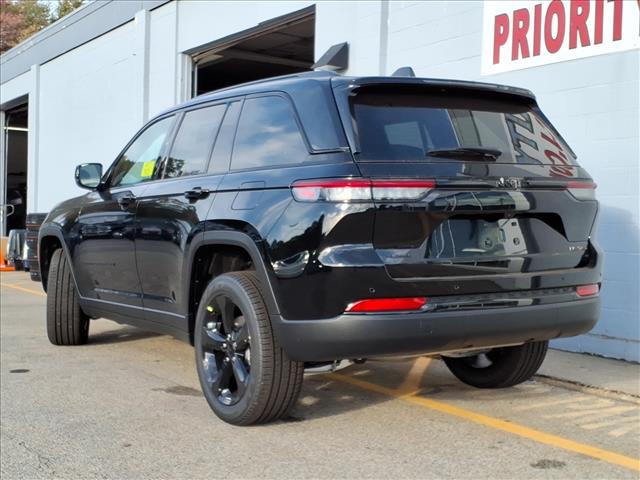 new 2025 Jeep Grand Cherokee car, priced at $45,811