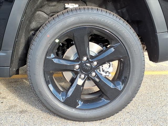 new 2025 Jeep Grand Cherokee car, priced at $45,811