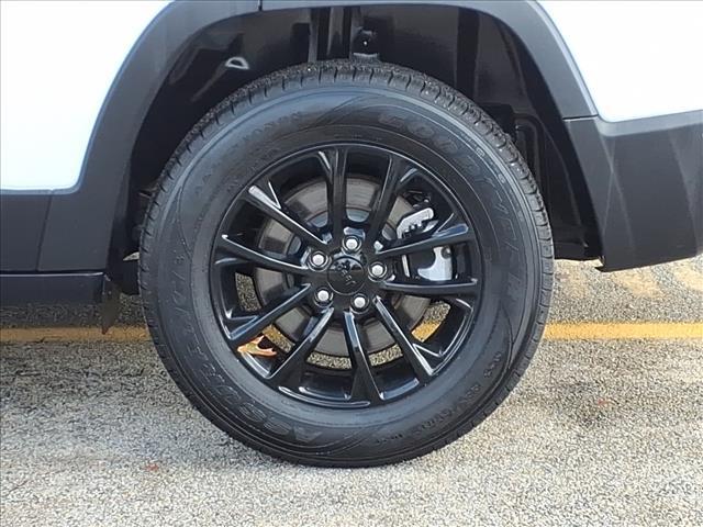 used 2023 Jeep Cherokee car, priced at $24,998