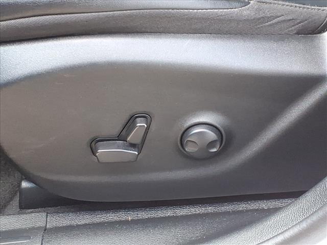 used 2023 Jeep Cherokee car, priced at $24,998