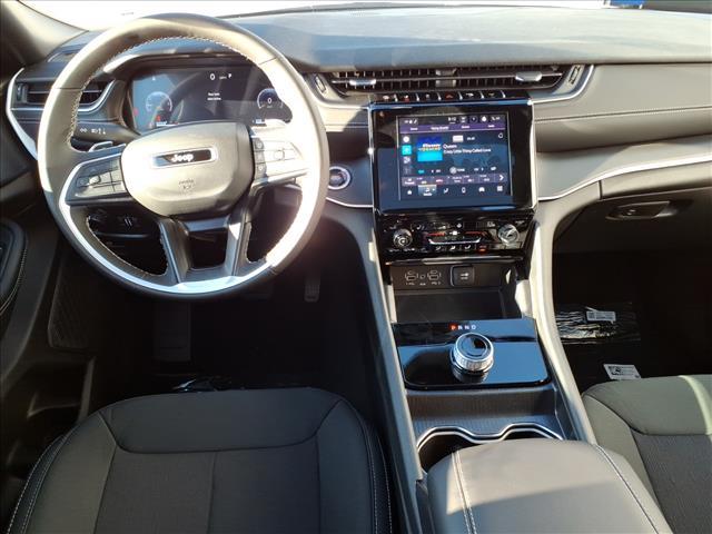 new 2025 Jeep Grand Cherokee car, priced at $38,890
