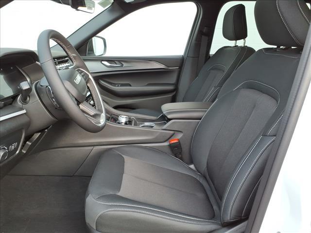 new 2025 Jeep Grand Cherokee car, priced at $36,872