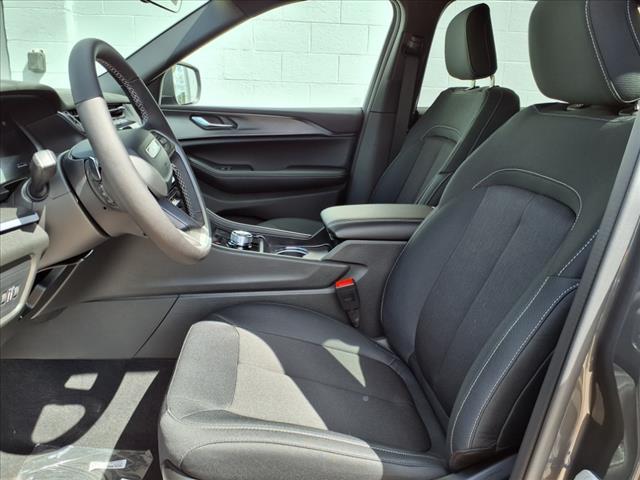 new 2025 Jeep Grand Cherokee L car, priced at $39,197