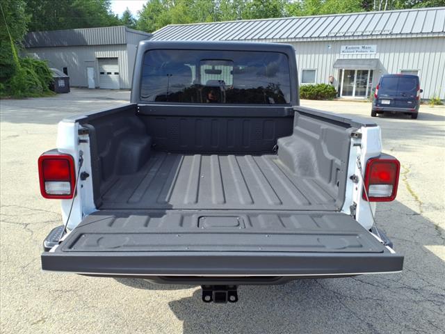 used 2021 Jeep Gladiator car, priced at $32,998