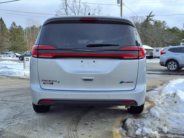 used 2023 Chrysler Pacifica Hybrid car, priced at $38,998