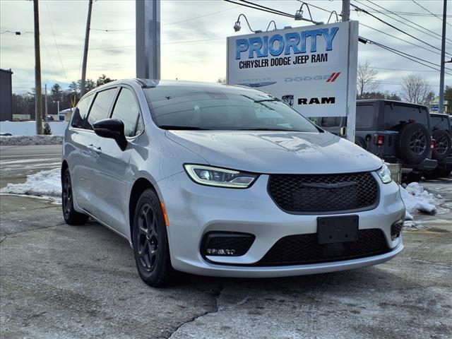 used 2023 Chrysler Pacifica Hybrid car, priced at $38,998