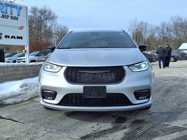 used 2023 Chrysler Pacifica Hybrid car, priced at $38,998