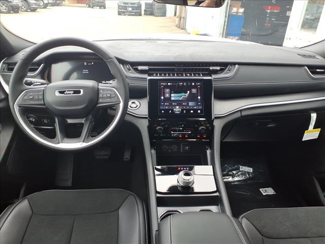 new 2025 Jeep Grand Cherokee car, priced at $42,029