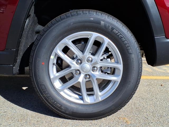 new 2025 Jeep Grand Cherokee car, priced at $38,890
