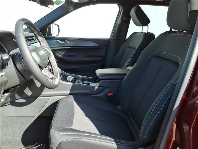 new 2025 Jeep Grand Cherokee car, priced at $38,890
