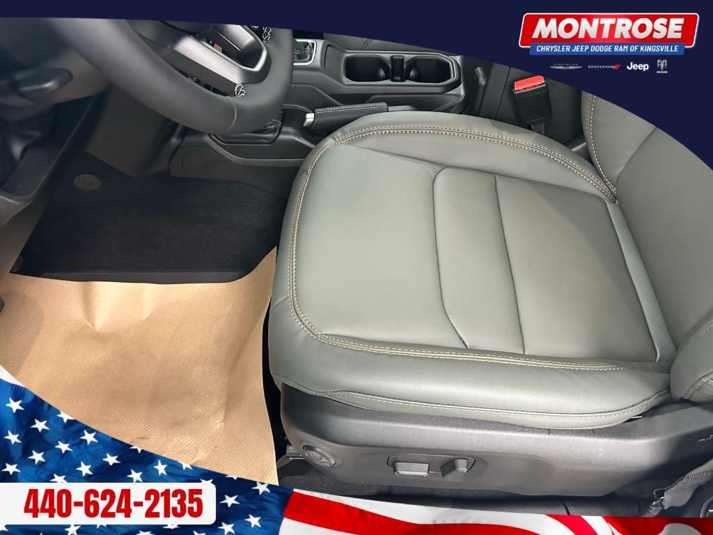 new 2025 Jeep Gladiator car, priced at $54,489