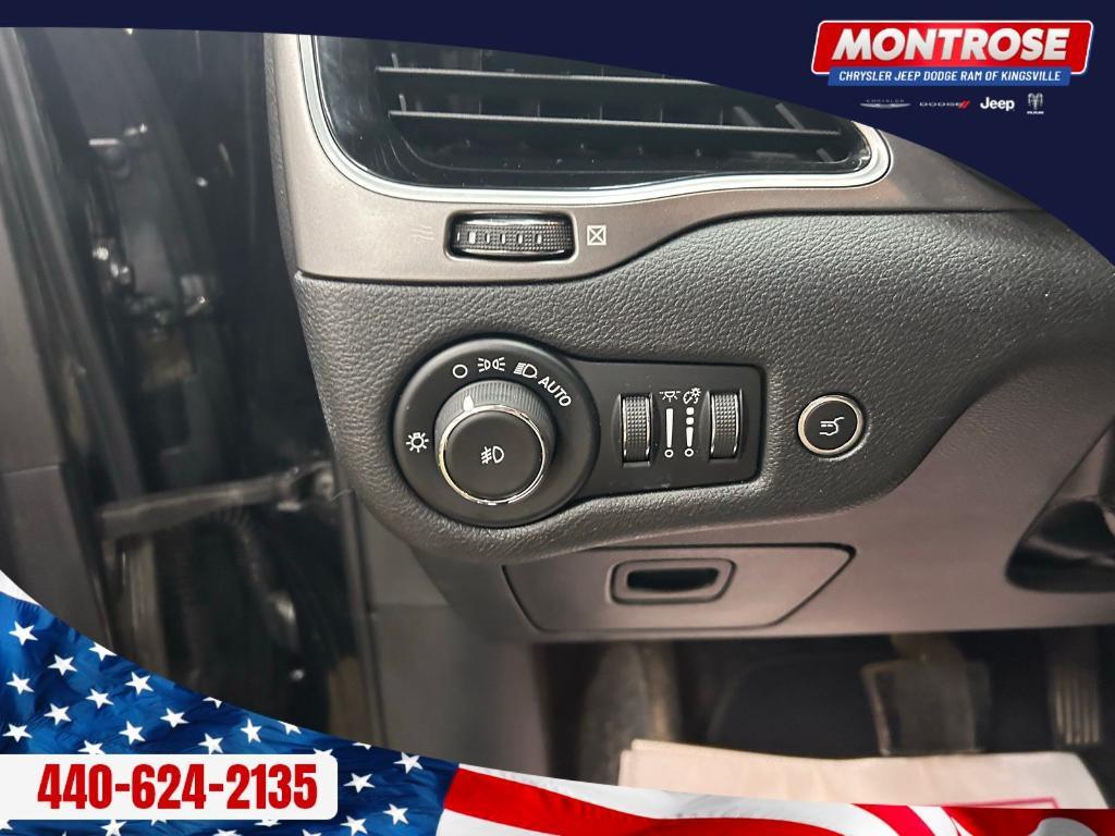 used 2019 Jeep Cherokee car, priced at $17,499