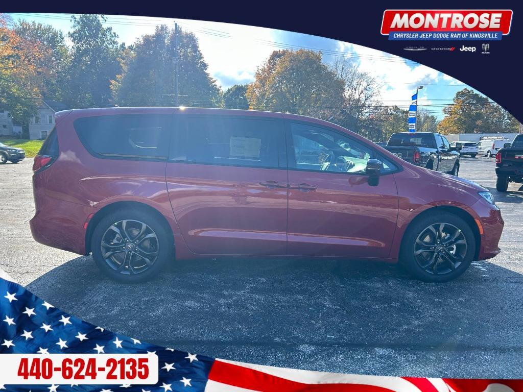 new 2026 Chrysler Pacifica car, priced at $40,563