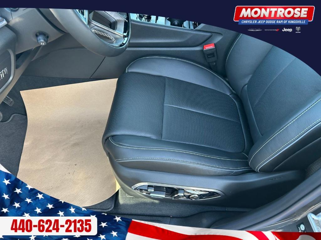 new 2025 Jeep Grand Cherokee car, priced at $60,642