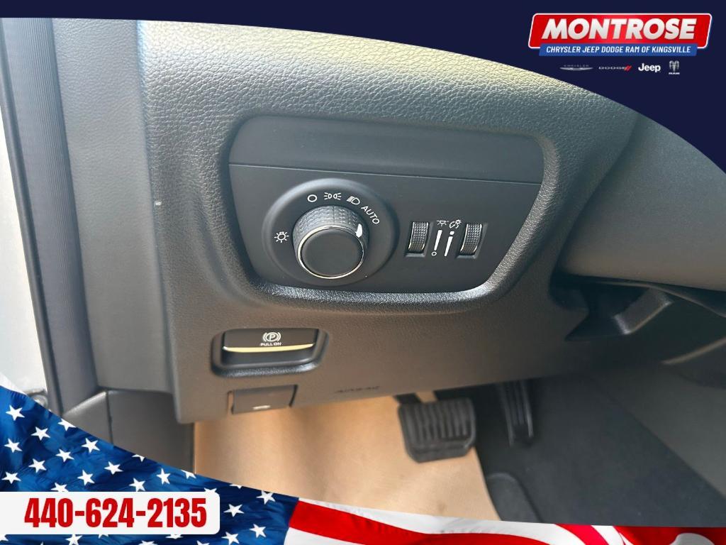 new 2025 Jeep Grand Cherokee car, priced at $38,754