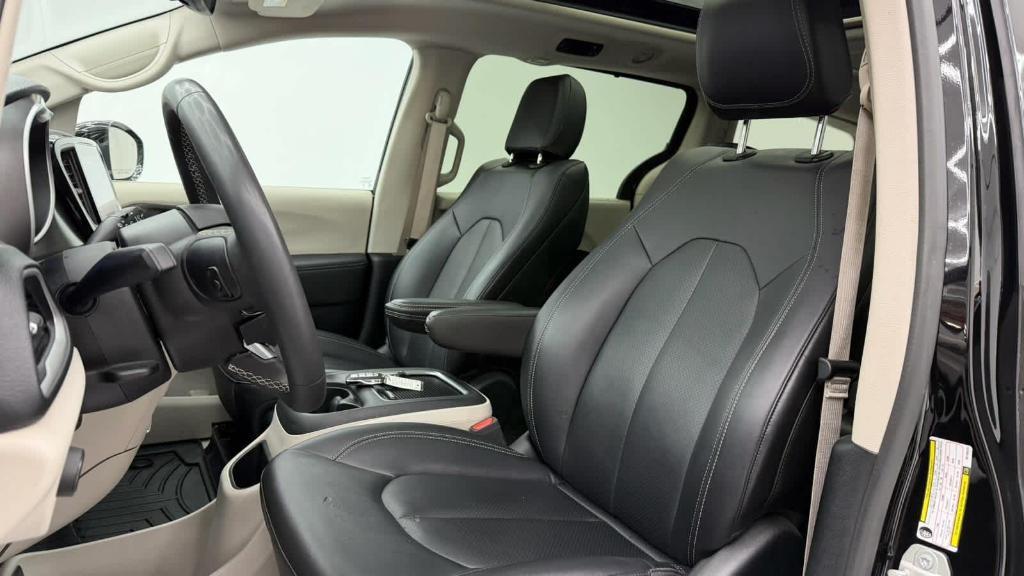 used 2024 Chrysler Pacifica car, priced at $27,549