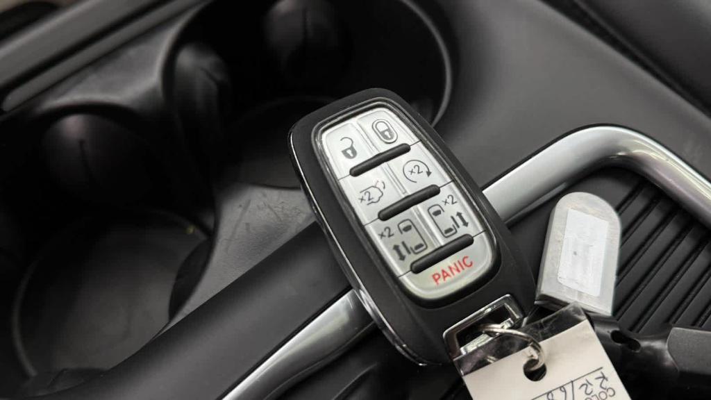 used 2024 Chrysler Pacifica car, priced at $27,549