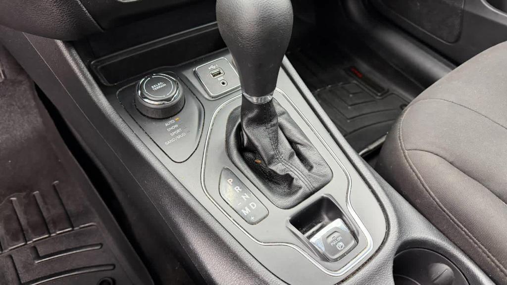 used 2019 Jeep Cherokee car, priced at $14,795