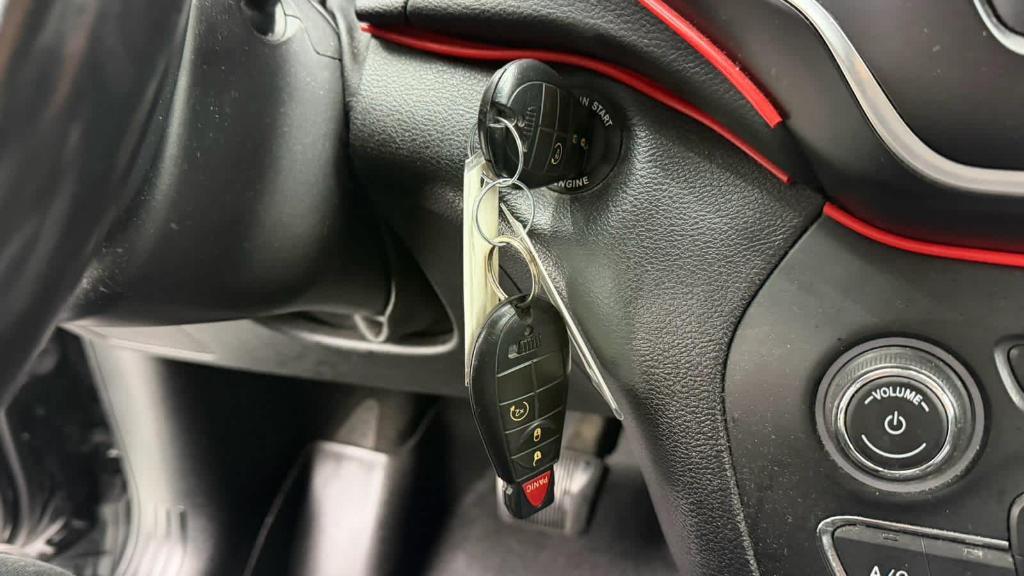 used 2019 Jeep Cherokee car, priced at $14,795