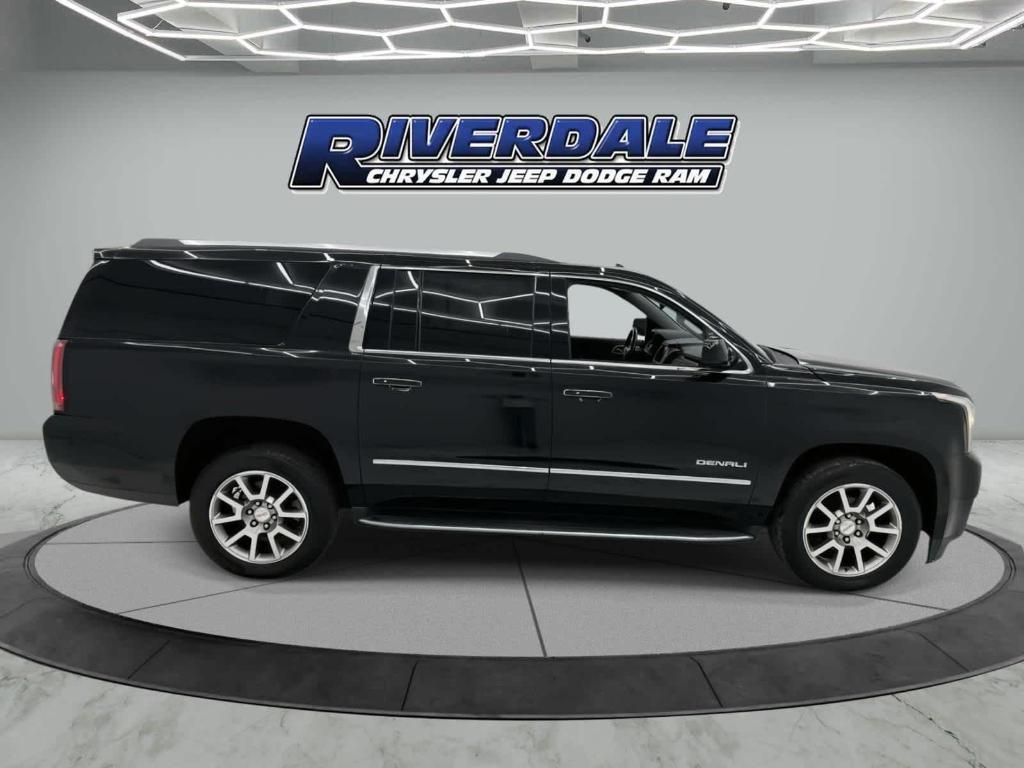 used 2020 GMC Yukon XL car, priced at $31,990
