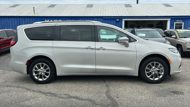 used 2021 Chrysler Pacifica car, priced at $18,995
