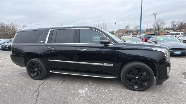 used 2019 Cadillac Escalade ESV car, priced at $25,995