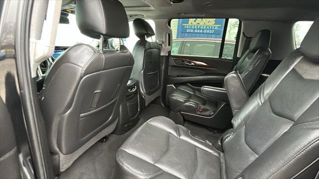 used 2019 Cadillac Escalade ESV car, priced at $25,995