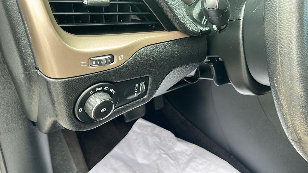 used 2018 Jeep Cherokee car, priced at $10,995