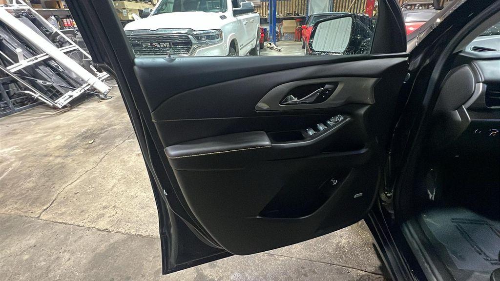 used 2018 Chevrolet Traverse car, priced at $15,995