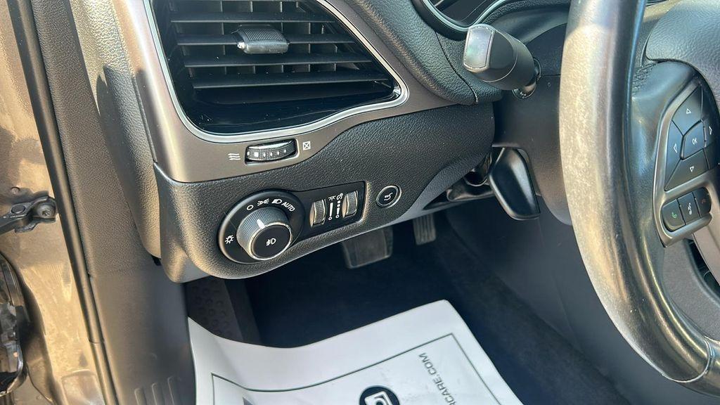 used 2019 Jeep Cherokee car, priced at $16,995