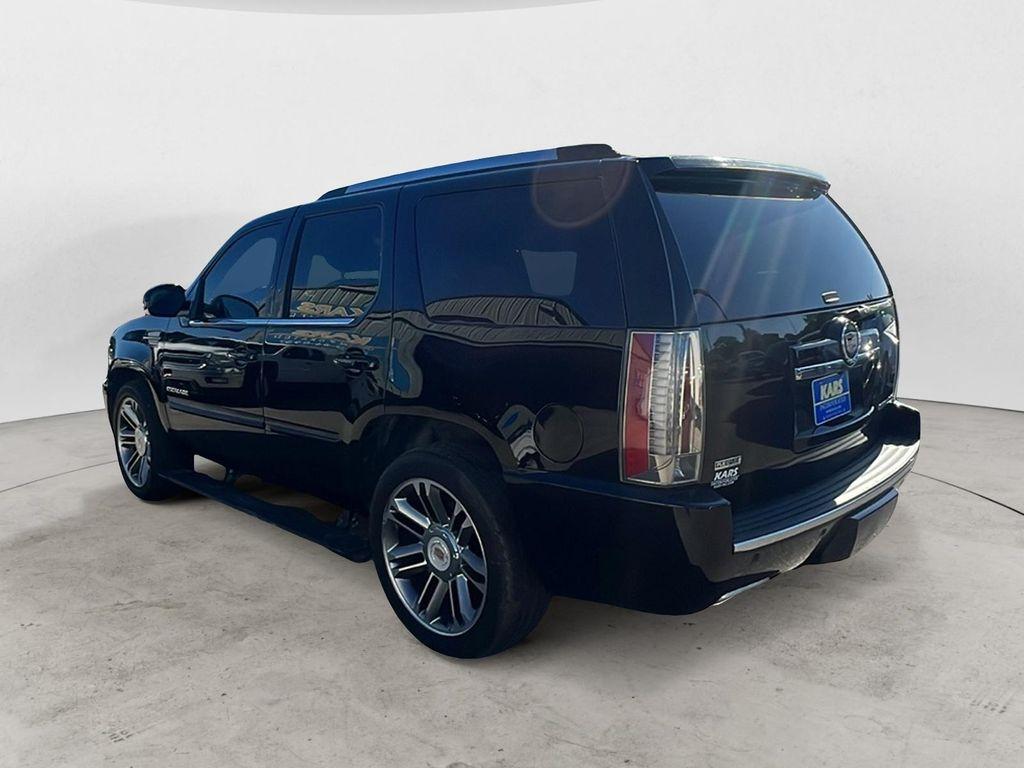 used 2012 Cadillac Escalade car, priced at $14,995