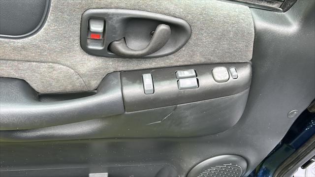 used 2002 Chevrolet S-10 car, priced at $12,995