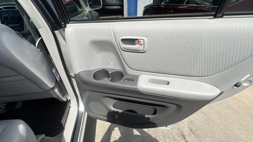 used 2007 Toyota Highlander car, priced at $7,995