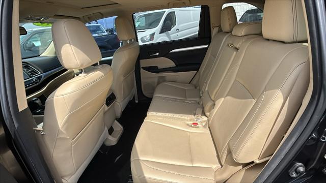 used 2014 Toyota Highlander car, priced at $20,995