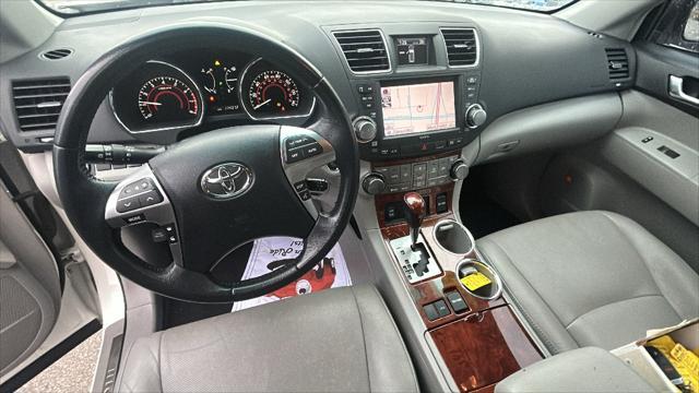 used 2011 Toyota Highlander car, priced at $14,995