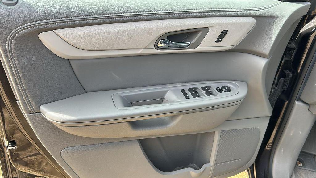 used 2014 Chevrolet Traverse car, priced at $10,995