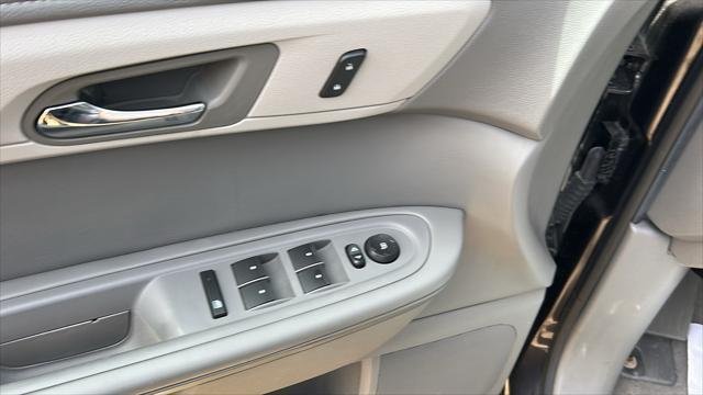 used 2014 Chevrolet Traverse car, priced at $10,995