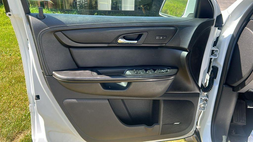 used 2016 Chevrolet Traverse car, priced at $9,995