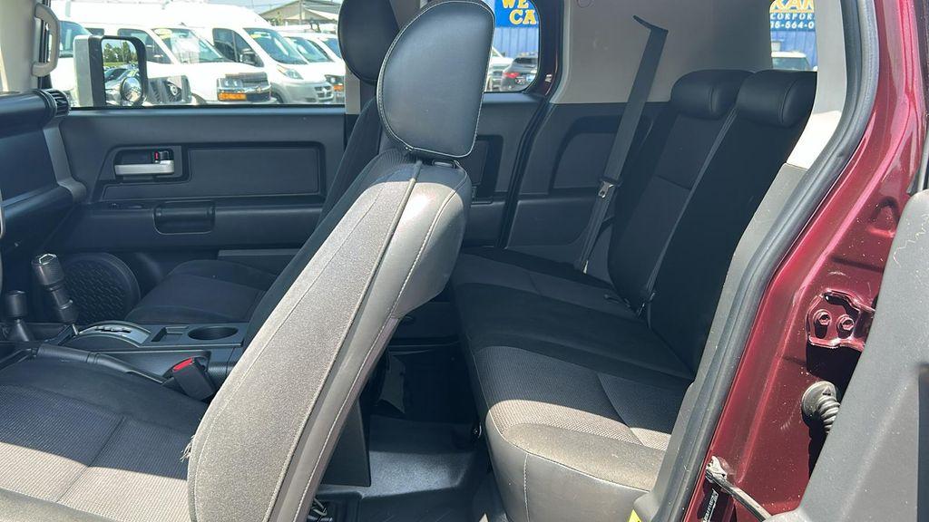 used 2007 Toyota FJ Cruiser car, priced at $15,995