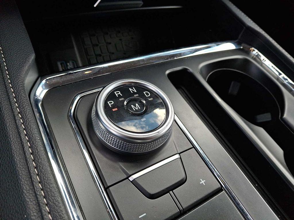 used 2024 Ford Expedition car, priced at $46,996