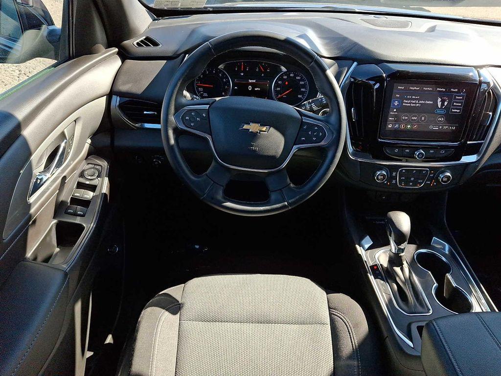 used 2023 Chevrolet Traverse car, priced at $32,180