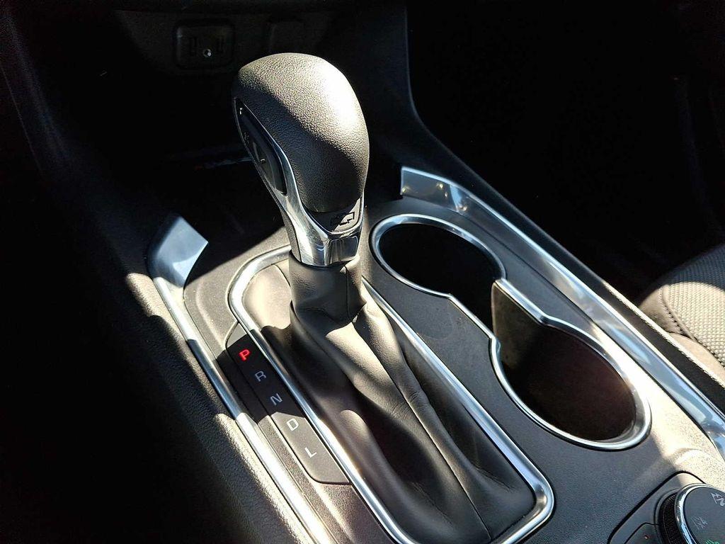 used 2023 Chevrolet Traverse car, priced at $32,180
