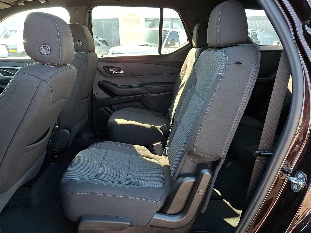 used 2023 Chevrolet Traverse car, priced at $32,180