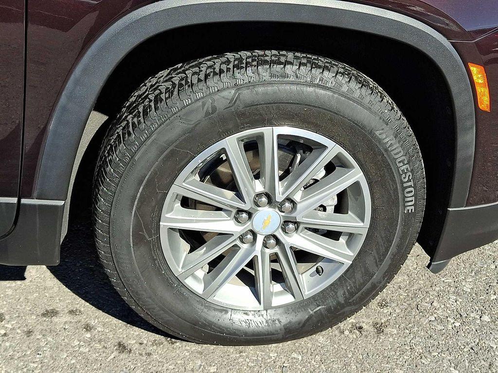 used 2023 Chevrolet Traverse car, priced at $32,180